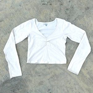 White long sleeve cinched, V-neck long sleeve crop top